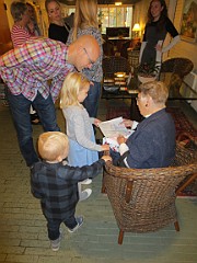 16 nov - Oldemor og Oldefar giver frokost